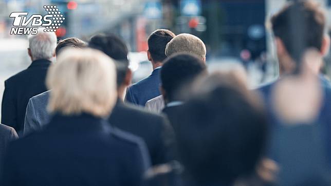 7年級生陸續邁入40歲大關了。（示意圖／shutterstock達志影像）