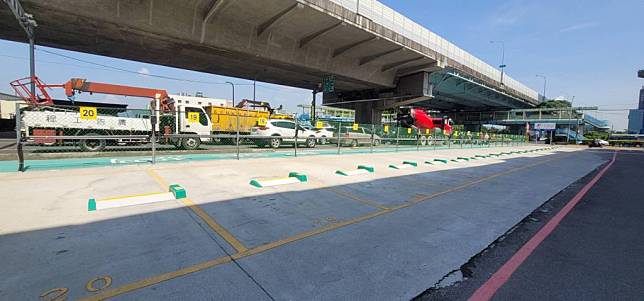 泰山區園道臨時平面停車場。（新北市交通局提供）