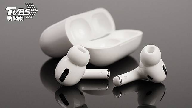 蘋果藍牙無線耳機AirPods相當受到歡迎。（示意圖／shutterstock達志影像）