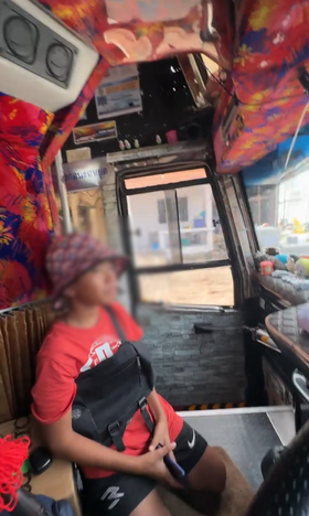 โชเฟอร์น้ำใจงาม! ช่วยเด็กชายไร้เงิน เดินทางลำพังไปเยี่ยมพ่อที่ถูกจับ |  สยามนิวส์ | LINE TODAY