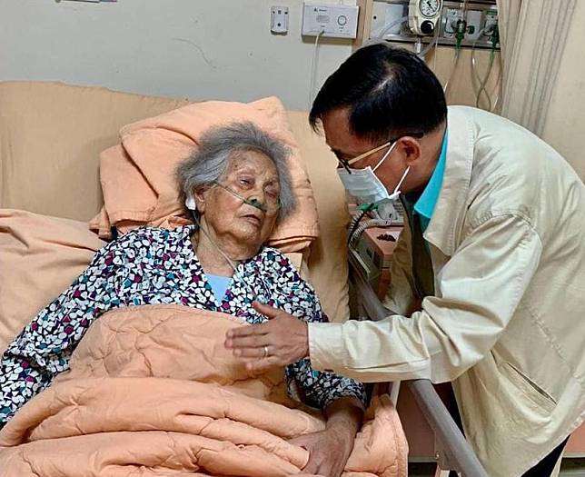陳水扁透露，高齡94歲的母親出現失智退化狀況，甚至已不認得「自己的兒子了」。（翻攝自陳水扁新勇哥物語臉書）