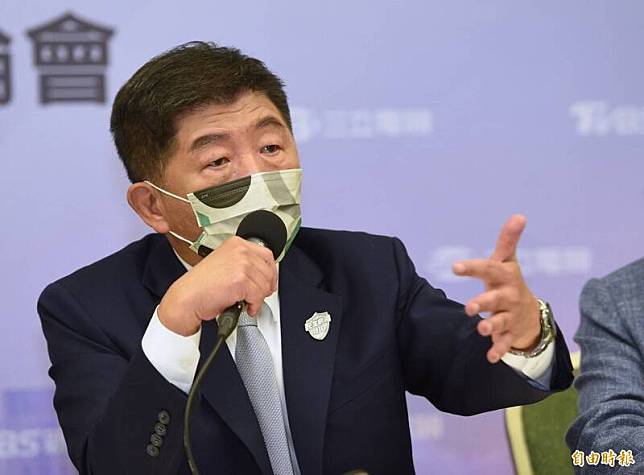民進黨台北市長候選人陳時中5日出席電視辯論會後表示，今天在辯論會上只有他提及18歲公民權修憲複決，覺得有些遺憾。(記者劉信德攝)