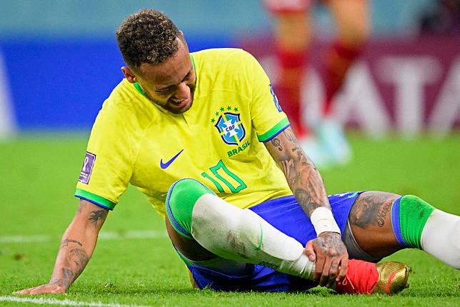 Neymar腳踝傷勢仍待觀察。(達志影像)
