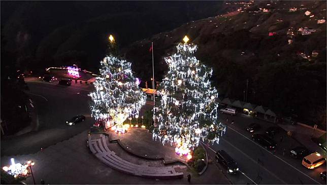 海拔最高聖誕樹位在梨山，12/1起閃耀到明年1/8。圖／台視新聞