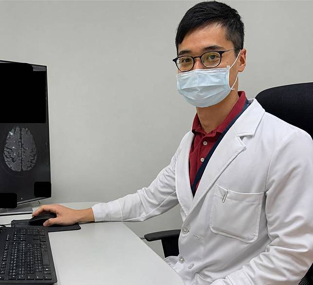謝沛峰醫師表示，透過CYP2C19藥物基因檢測，可確認抗血栓藥物是否適合病人體質，提升中風預防效果。（圖/新竹台大分院提供)