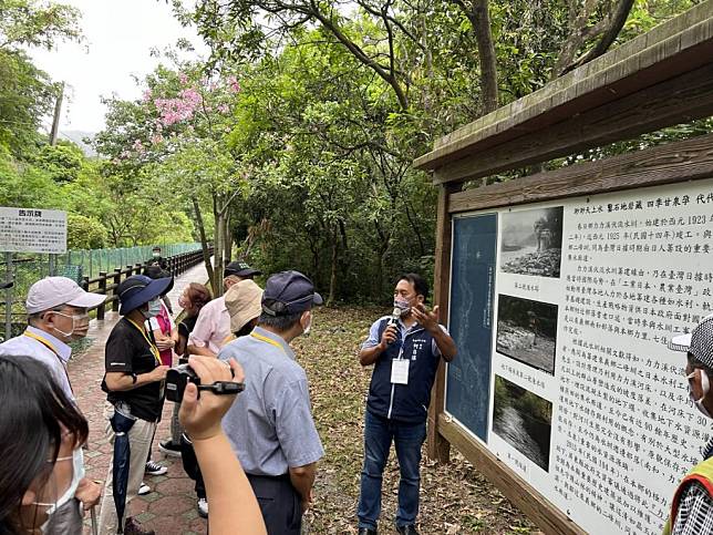 屏東縣春日鄉獲得低碳永續家園銀級認證。（記者毛莉攝）