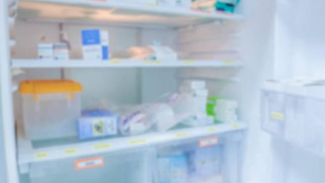 有民眾會把藥丸放在冰箱，誤以為可以保存。（示意圖／shutterstock 達志影像）