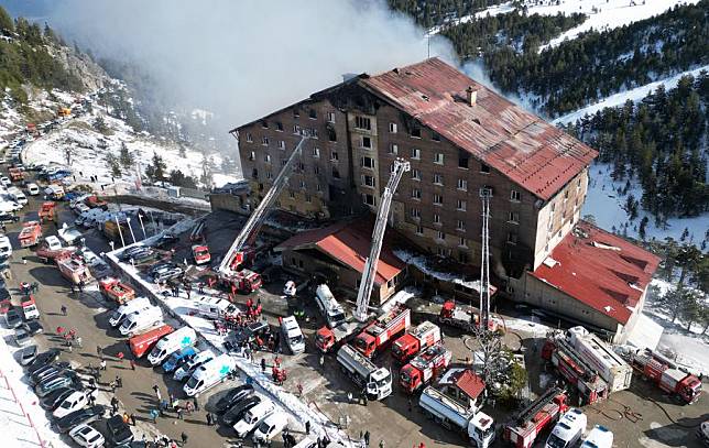 Firefighters are seen in action at a fire site in Kartalkaya Ski Resort in Bolu, Türkiye, Jan. 21, 2025. (Mustafa Kaya/Handout via Xinhua)