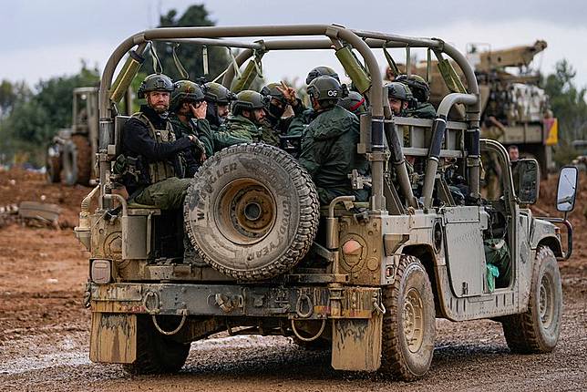2023年11月27日，以色列國防軍在加薩邊境集結。（美聯社）