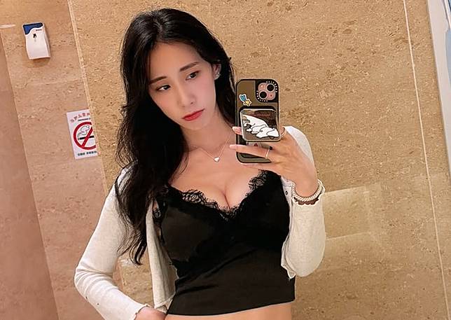 瑤瑤分享過去穿搭出糗經驗。（圖／IG@qiaoxinhuang）