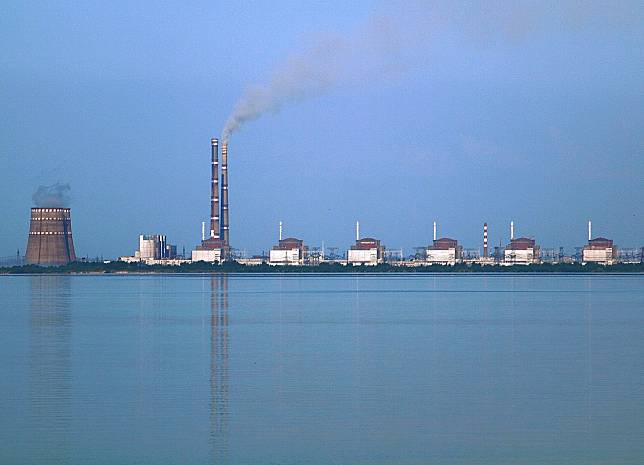位於第聶伯河畔的烏克蘭札波羅熱(Zaporizhzhia)核電廠(圖)是歐洲最大核電廠，遭俄羅斯軍隊改造成軍事基地，IAEA要求查看。 (圖:維基百科/ CC BY-SA 3.0)