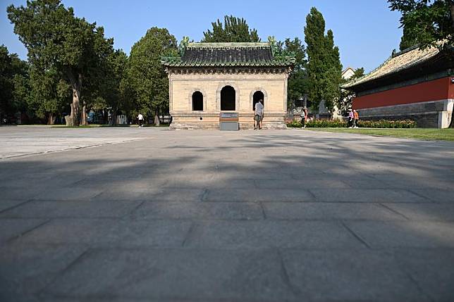 People visit the Temple of Agriculture in Beijing, capital of China, July 19, 2023. (Xinhua/Chen Zhonghao)