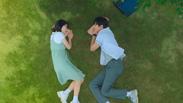 韓國翻拍的《走進你的時間》上線，韓媒也報導粉絲對劇集的評價。（圖／翻攝自Netflix Korea YT頻道）