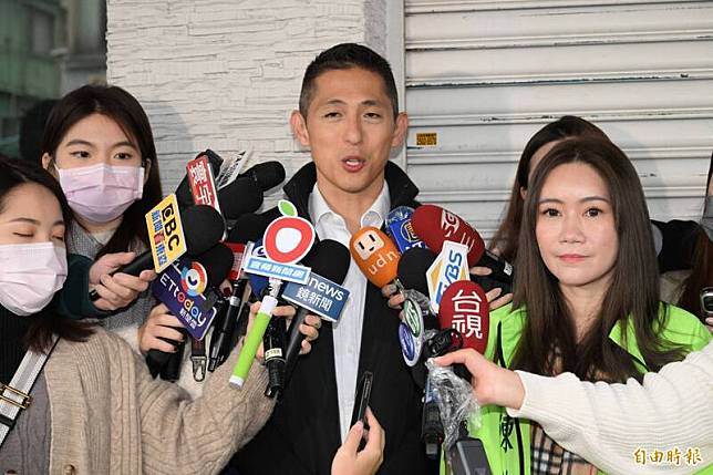 民進黨台北市立委第三選區(北松山、中山)補選候選人吳怡農今天表示，他的主張是「反共保台」，反對的是壓榨、違反民主價值的共產黨。(記者田裕華攝)