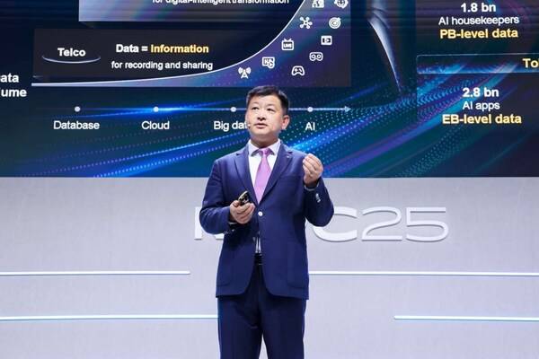 Peter Zhou, President of Huawei Data Storage Product Line, delivered a keynote speech