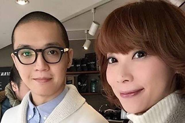 貴婦奈奈(右)與男友黃博健。(翻攝自臉書)