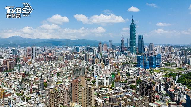 網友想知道，該買房還是繼續租屋？（示意圖／shutterstock達志影像）