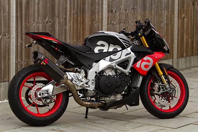 重機Aprilia RSV4有「義大利戰馬」、「義大利猛獸」之稱，一名男子騎著Aprilia RSV4發生車禍，求償140萬，遭法官打臉。（示意圖，達志影像/shutterstock）