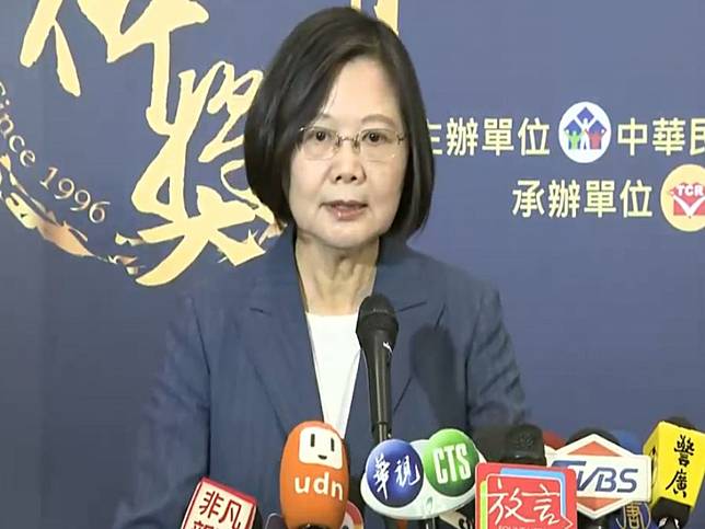 論文爭議多　總統：全是真的 依當時規定辦理