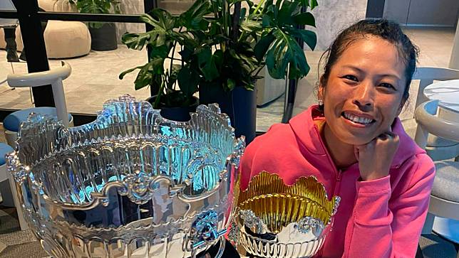 謝淑薇沉浸在澳網雙冠喜悅中。圖片取自夢遊寫真人