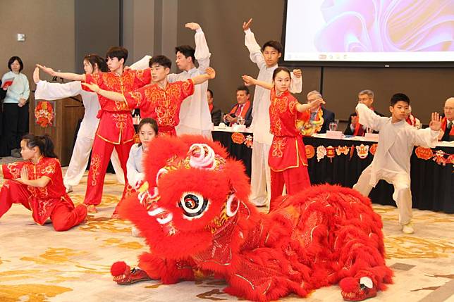 Students of the High School Affiliated to Renmin University of China perform Wushu during an event to celebrate Chinese Lunar New Year in Muscatine, Iowa, the United States, Feb. 9, 2024. (Xinhua/Xu Jing)