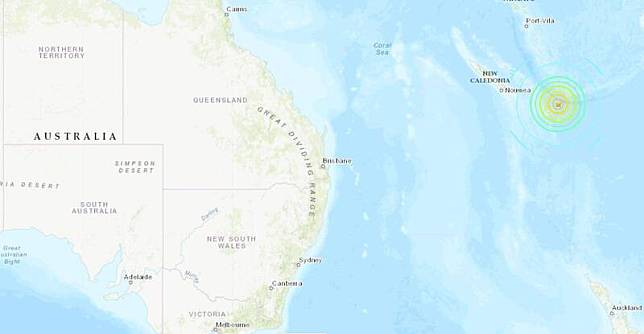 位於南太平洋的法國海外屬地新喀里多尼亞(New Caledonia)，於當地時間19日13時57分(台灣時間今日上午10時57分)發生芮氏規模7.7強烈地震，並引發多國海嘯警報。(圖擷自USGS)