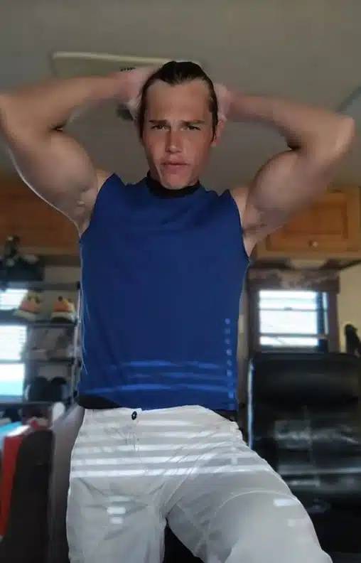 แบรด เลิฟ ขอทานหน้าหล่อ-4