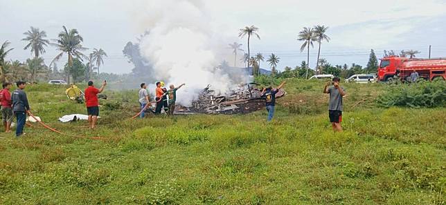 เฮลิคอปเตอร์สำนักงานตำรวจแห่งชาติ ตกที่ประจวบฯ ดับหลายราย