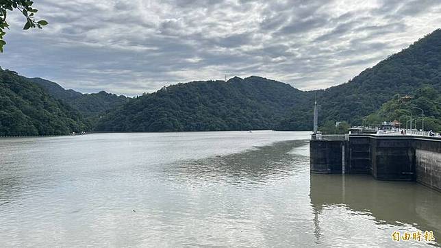 巴威為石門水庫集水區帶來421.8毫米的降雨量，總入流量約2億140萬噸、相當1座石門水庫蓄水量。(記者李容萍攝)