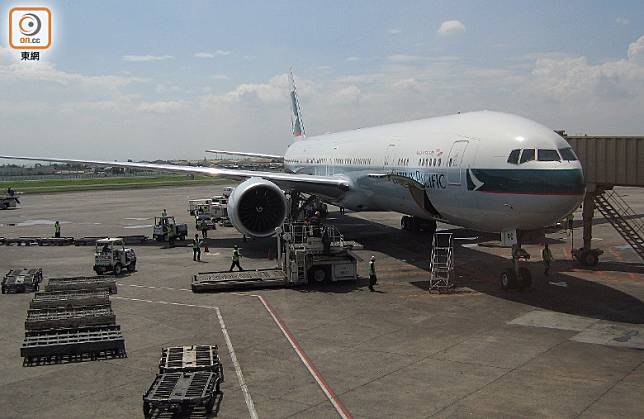 國泰一班客機因食水供應系統故障，需折返香港機場。