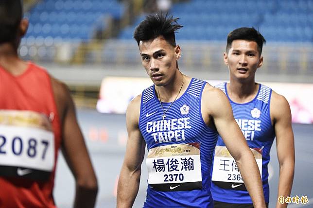 去年楊俊瀚(中)在臺灣國際田徑公開賽拿下男子100公尺銀牌。(資料照，記者陳志曲攝)