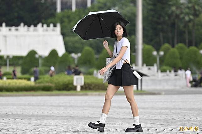 明(11)日全台多雲到晴，午後各地山區仍有雷陣雨。(資料照)