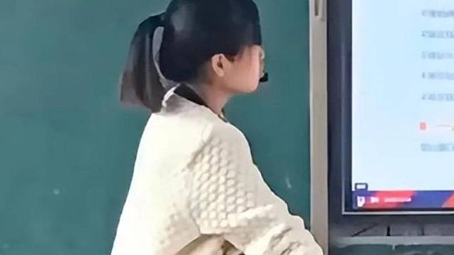 中國大陸河南省一名22歲女老師車禍身亡。（圖／翻攝自@紹興網　微博）