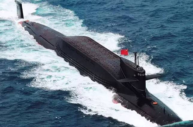 中共解放軍「094A」核子潛艦台海上浮，引發各界揣測。