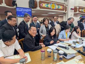 立法院財政等6委員會週四審查「因應國際情勢強化經濟社會及民生國安韌性特別預算」。(記者劉宛琳攝)