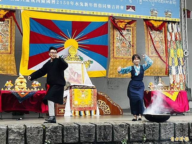 今天是西藏新年初一，藏人團體今日在北市二二八和平紀念公園舉辦「藏曆新年慶祝活動」。(記者陳鈺馥攝)