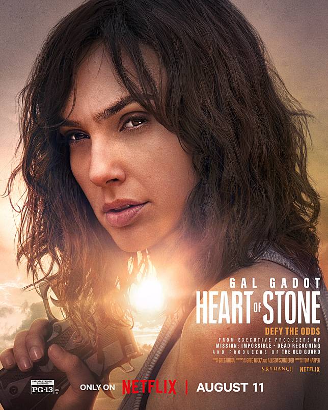 Gal Gadot in Heart of Stone Poster Exclusive Debut « Rotten Tomatoes – Movie and TV News