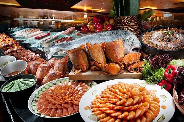 高雄漢來海港自助餐廳去年底宣布，將於今年2月1日調漲台北以外的店家。翻攝畫面