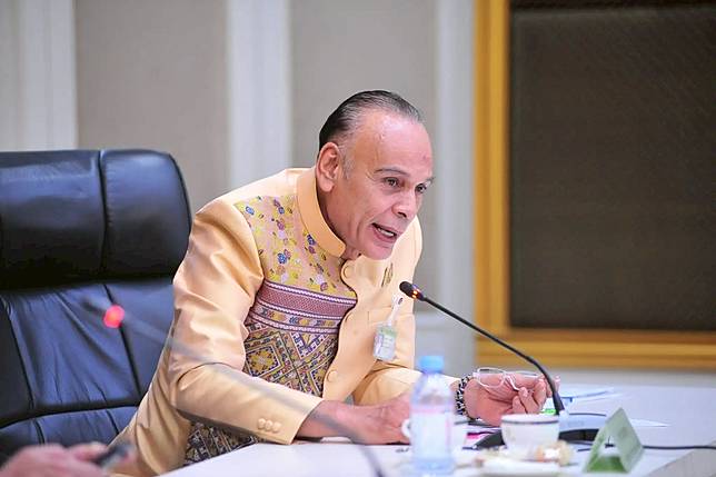 ชาดา สมัยนั่งเก้าอี้ มท.2