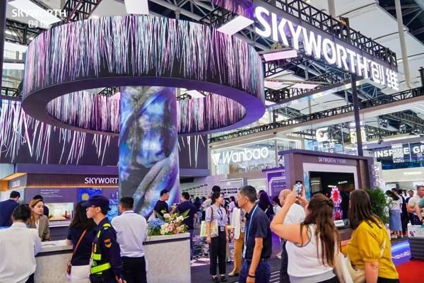 SKYWORTH's booth featured a spectacular 3D dragon display on the 