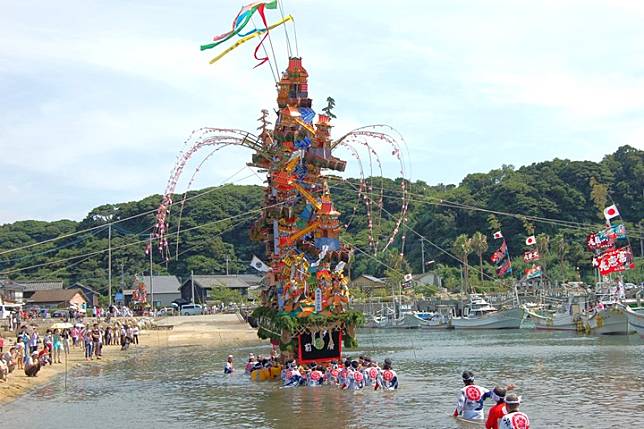 全日本最涼快的祇園祭在佐賀，來看山車入水下海！