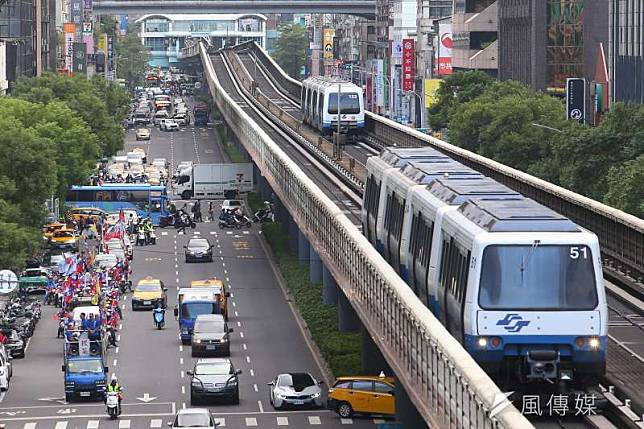 國內疫情再起，台北市政府4日公布確診者足跡，北捷文湖線也在列。示意圖。（資料照，顏麟宇攝）