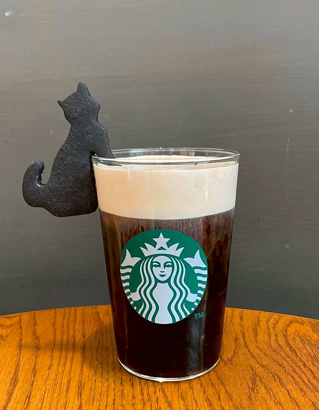 星巴克10月推出三款南瓜系列飲品(圖片提供/星巴克)