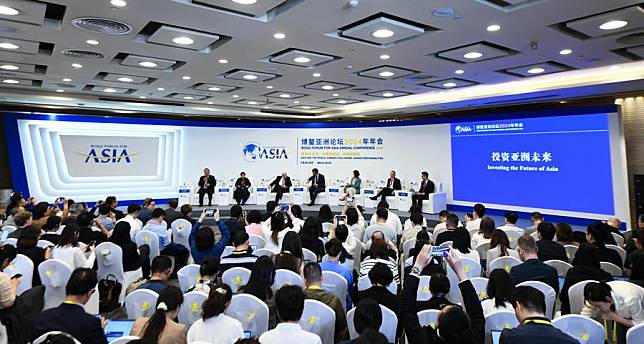 A panel discussion themed on “Investing the Future of Asia” is held during the Boao Forum for Asia (BFA) Annual Conference 2024 in Boao, south China's Hainan Province, March 26, 2024. (Xinhua/Yang Guanyu)