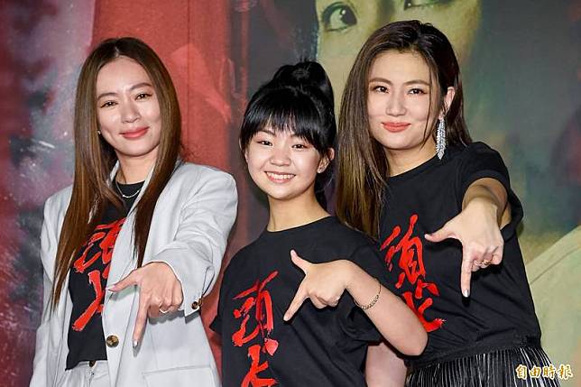 Selina(右起)、吳以涵、高宇蓁出席《頭七》首映，預祝票房長紅。(記者王文麟攝)