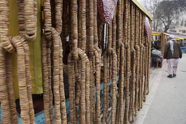 Photo taken on Feb. 18, 2025 shows dried figs at a market in Kabul, Afghanistan. (Photo by Saifurahman Safi/Xinhua)