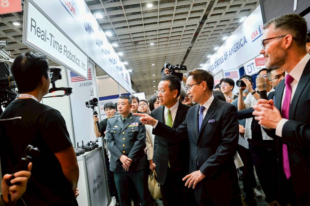 台杉投資將引介美軍火商拜會各單位「川友友」將來台指導建軍？ | 信傳媒| LINE TODAY