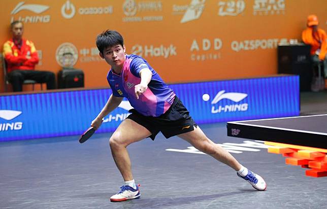 Lin Shidong of China hits a return to Shinozuka Hiroto of Japan during the men's singles semifinals match at the 27th ITTF-Asian Table Tennis Championships in Astana, Kazakhstan, Oct. 13, 2024. (Photo by Kalizhan Ospanov/Xinhua)