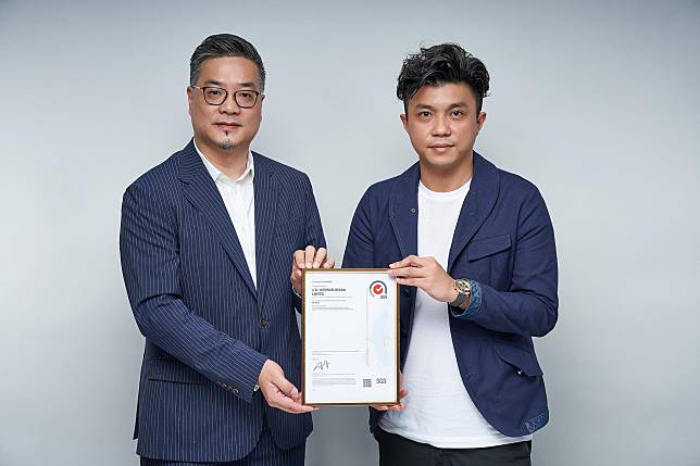 (由左至右) SGS知識與管理區域項目經理（中國及香港）夏耀華, C&I Interior Design的Chief Designer Ivan Ho