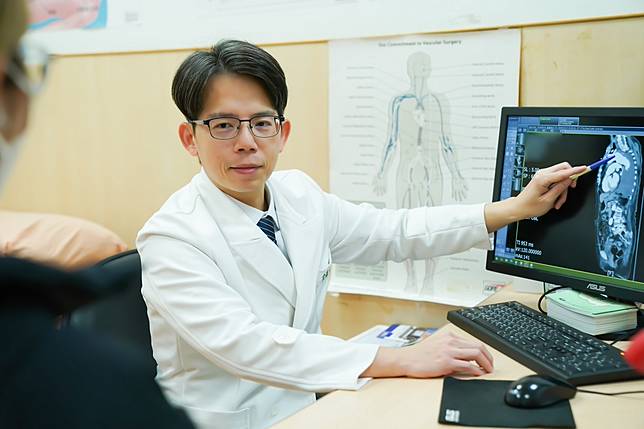 宋鎮宇醫師看診示意照。